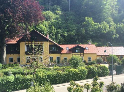 קלוסטרניובורג Villa Kreuthhof Appartements מראה חיצוני תמונה