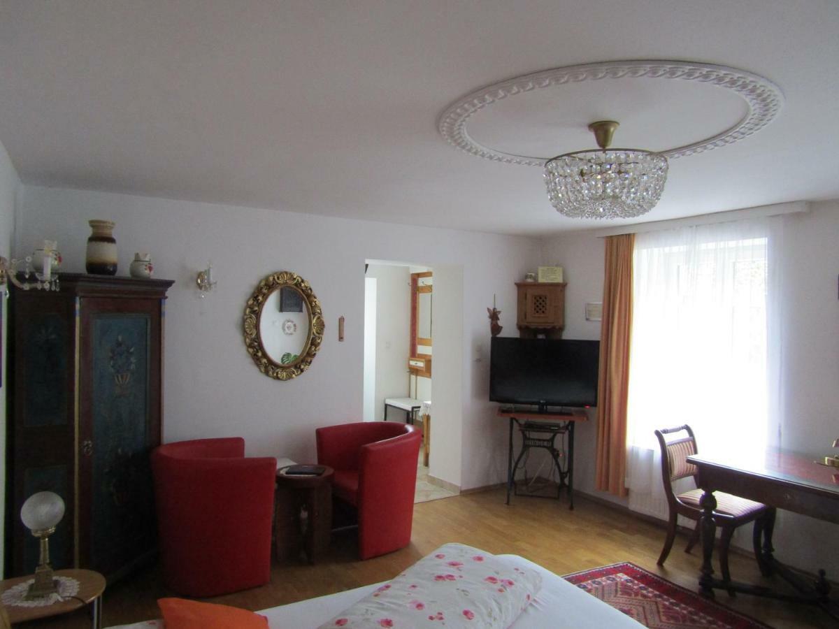 קלוסטרניובורג Villa Kreuthhof Appartements מראה חיצוני תמונה